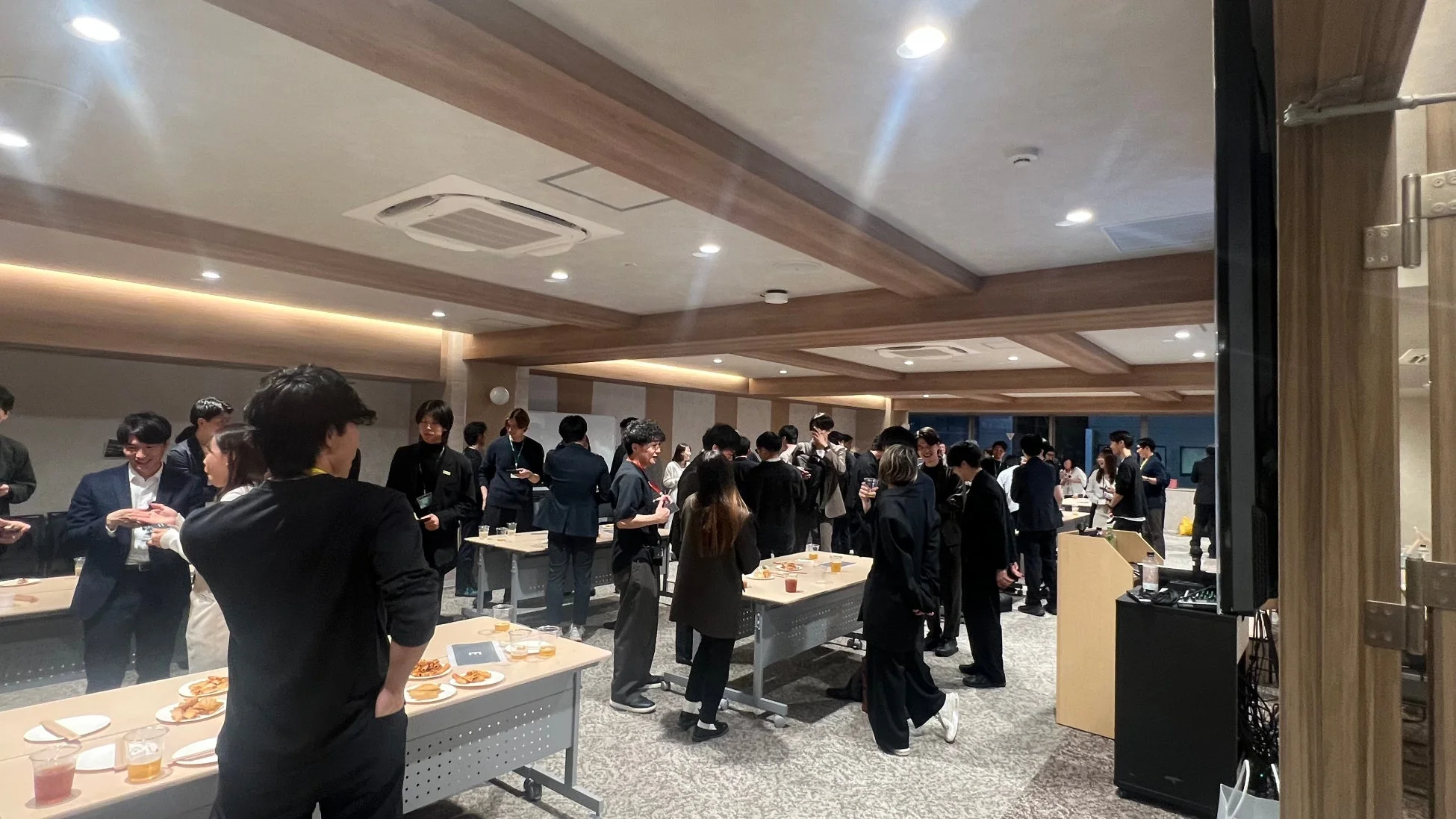 活発な交流会の様子