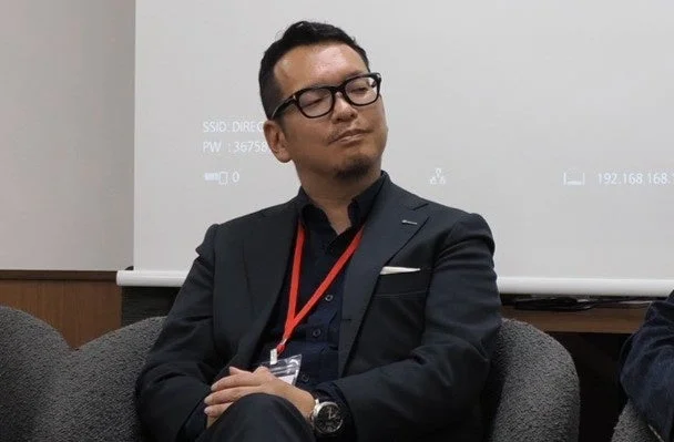 会議中の男性