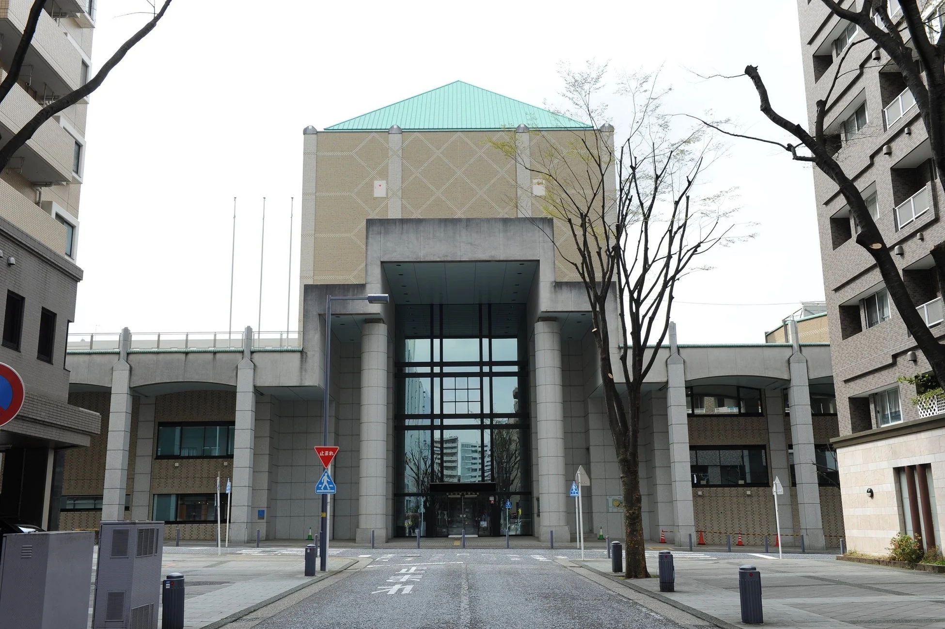 横浜市歴史博物館外観