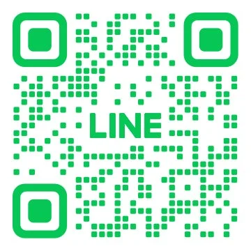 白地に緑色のLINEのロゴが入ったQRコードが表示されています。LINEアプリでの連絡先交換やアカウント追加に利用されます。