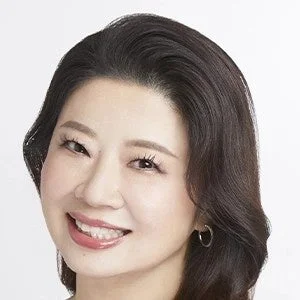 能代 真紀氏