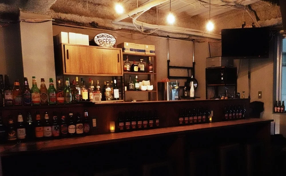 KOBUSHI BEER LOUNGE & BARのカウンター