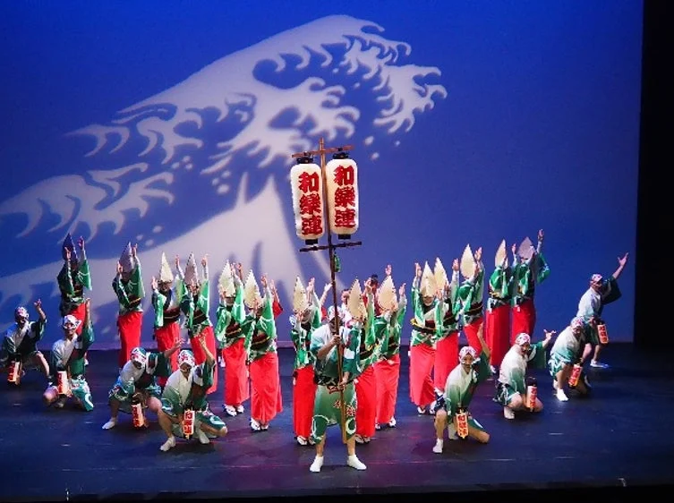 阿波踊りの様子