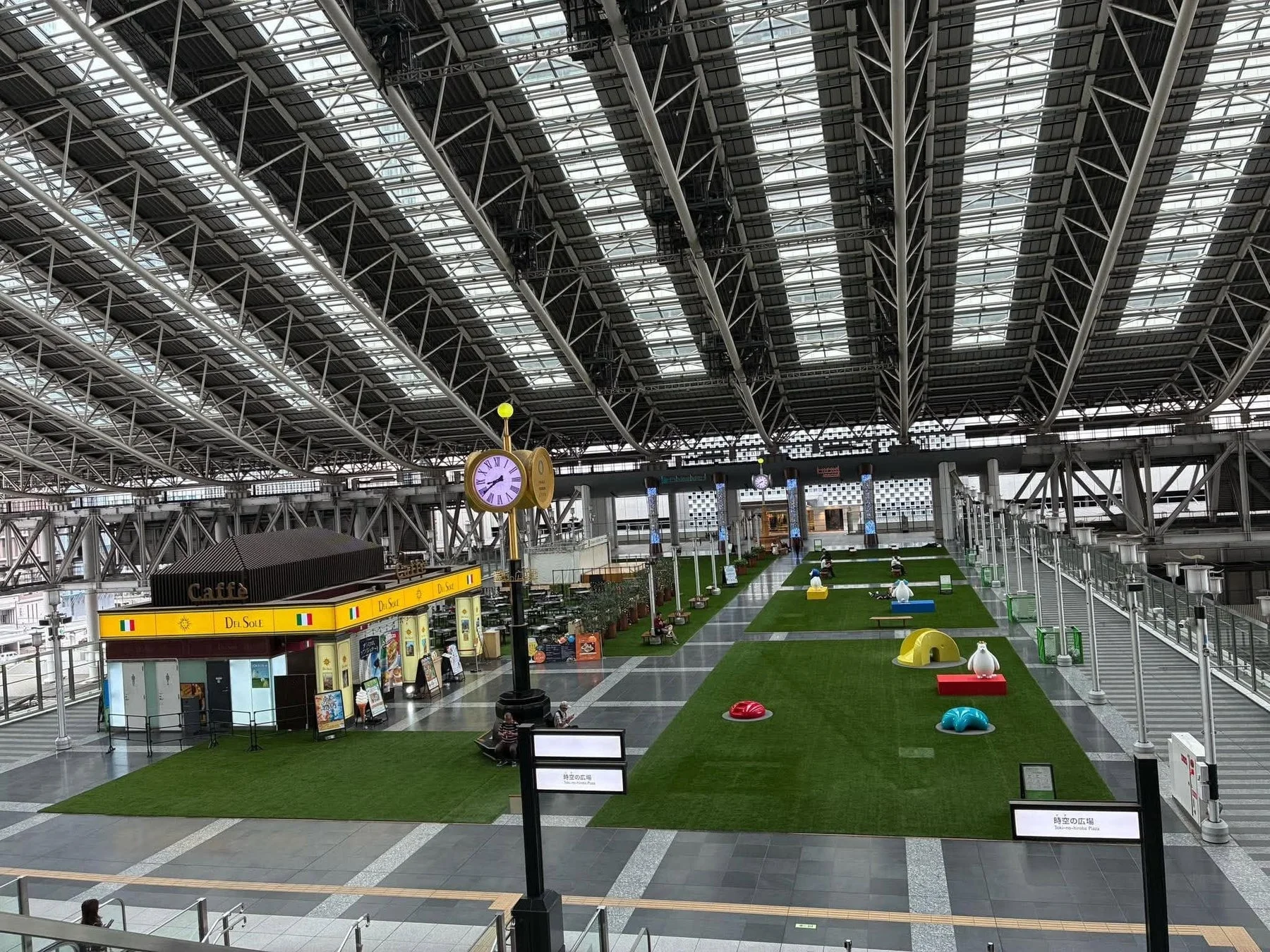 JR大阪駅・大阪ステーションシティ５F「時空（とき）の広場」