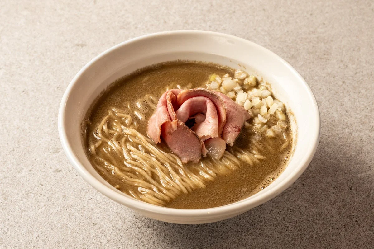 ローストポークが乗ったラーメン