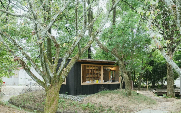 書店のない町に“超・自由”な本との出合いを！熊本・甲佐町に「森の図書室OWL」誕生