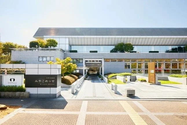 京都市勧業館みやこめっせ外観