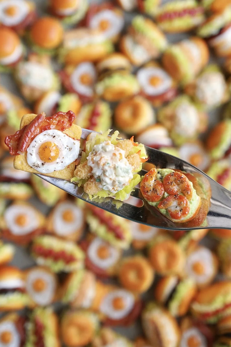 ミニチュアサイズの様々な食べ物
