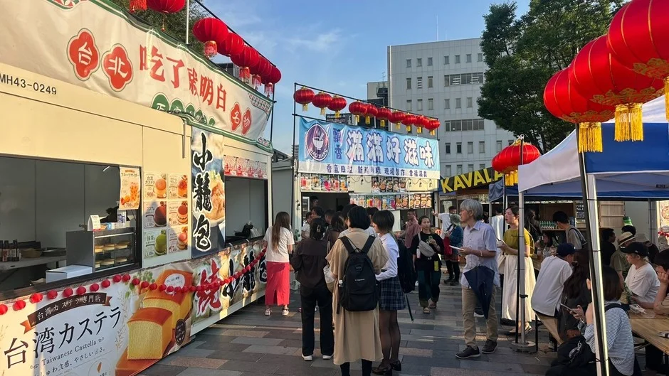 過去開催時の屋台の賑わい