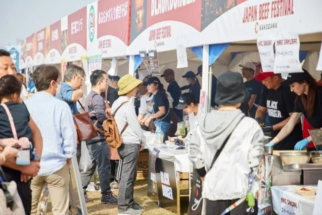 多くの人々で賑わうJAPAN BEEF FESTIVALの会場