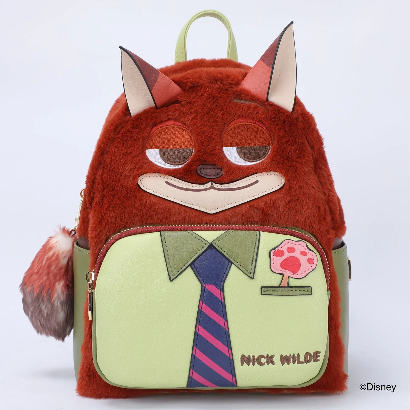 ディズニーのキャラクターたちがデザインされたMESUCAのキャラクターバッグの数々
