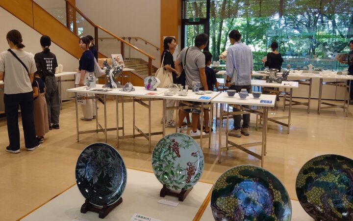 九谷焼を「学ぶ」「楽しむ」特別な2日間、石川県立九谷焼技術研修所の秋のオープンキャンパス開催