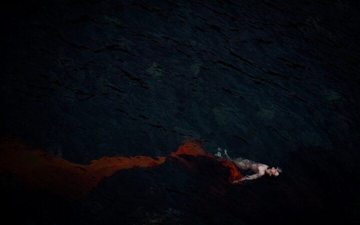 世界が注目するファッションデザイナー中里唯馬、 写真展「INFERNO（インフェルノ）」を新宿 北村写真機店で開催。