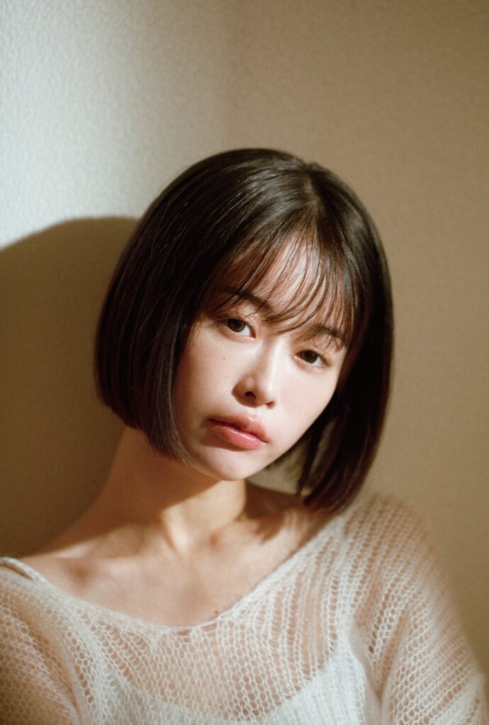 セクシー女優引退を表明したMINAMO、初の半自伝的小説『母の泥舟』出版記念サイン会が開催決定!宛名入りサイン本が手に入る「2冊セット」の抽選販売がスタート